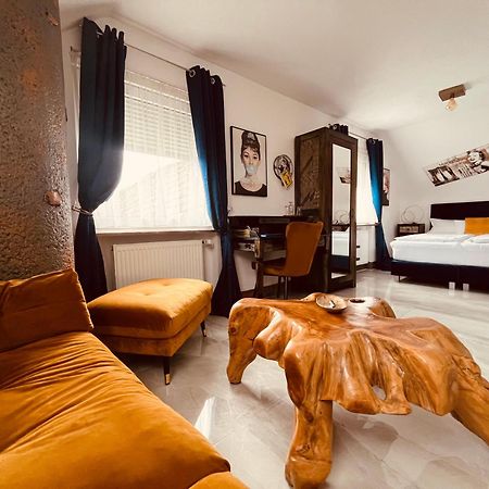 Hotel Karthaeuser Hof Floersheim am Main Екстериор снимка