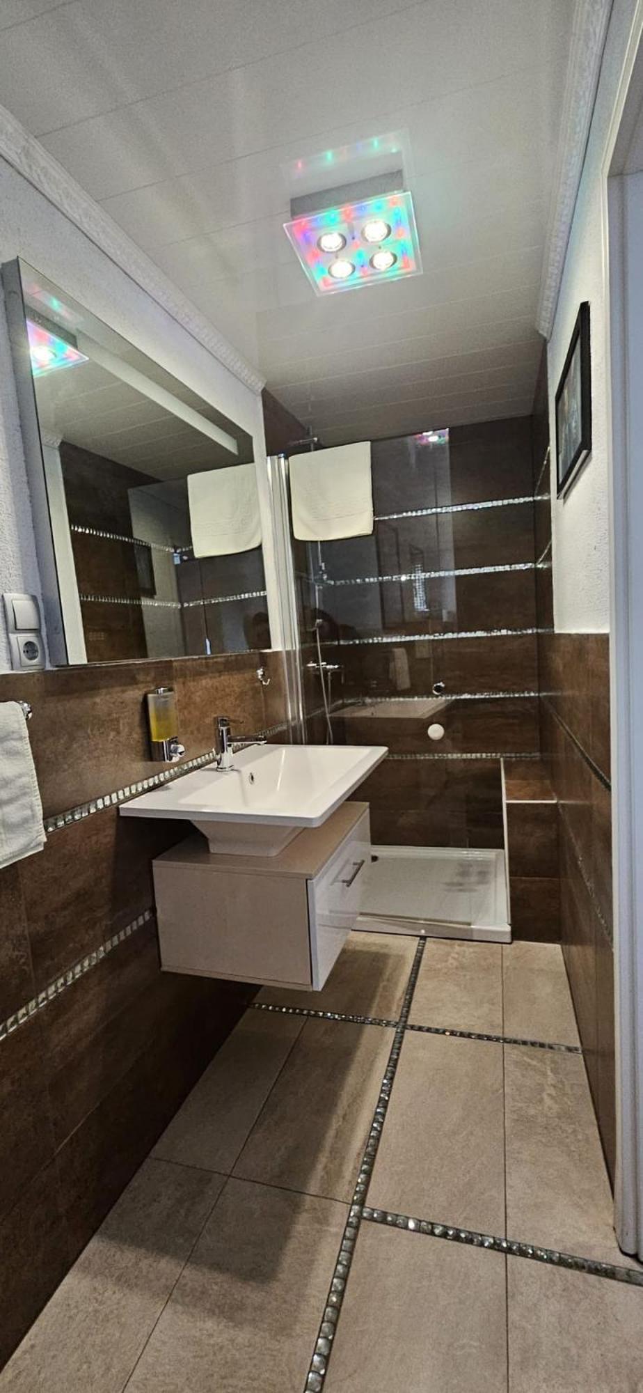 Hotel Karthaeuser Hof Floersheim am Main Екстериор снимка