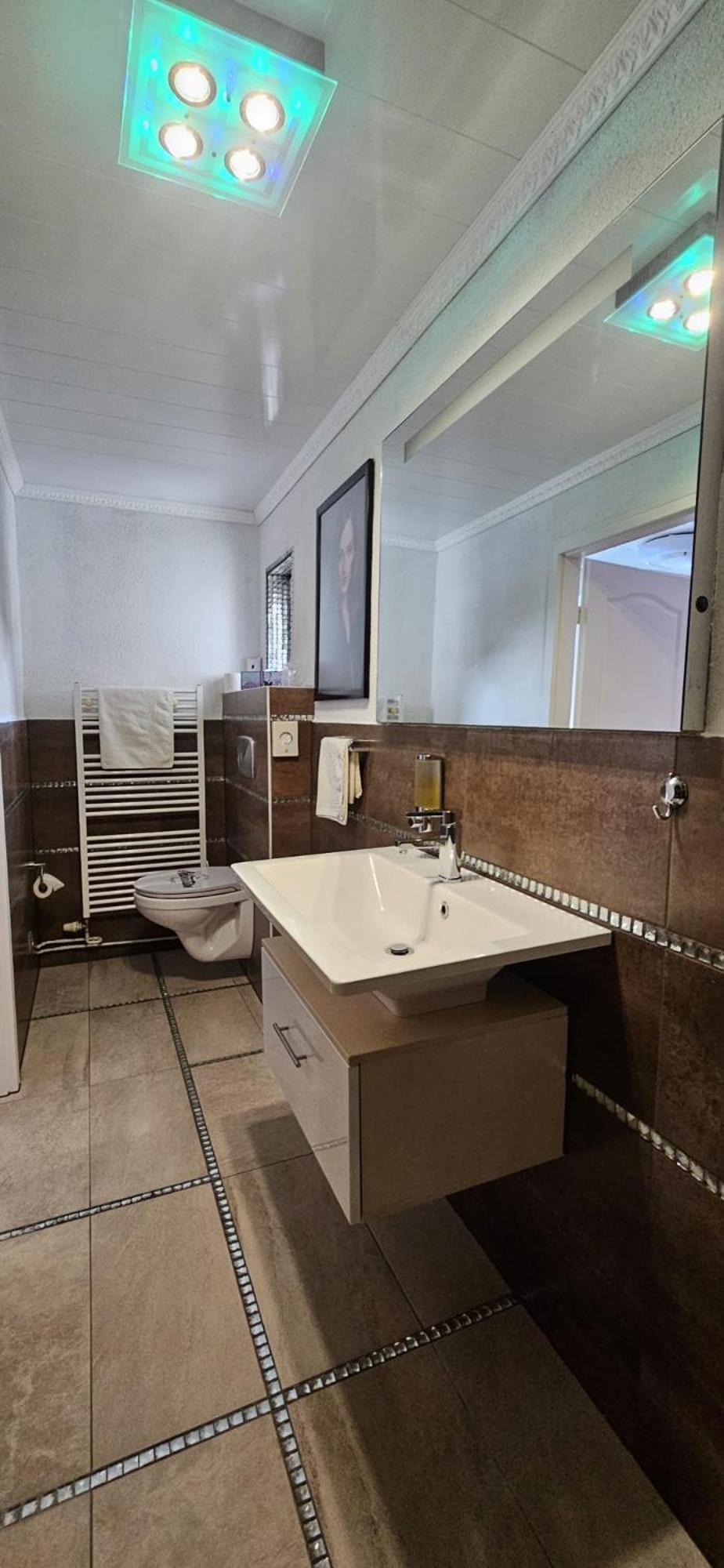 Hotel Karthaeuser Hof Floersheim am Main Екстериор снимка